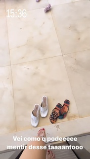 Virginia Fonseca feet photo thumbnail