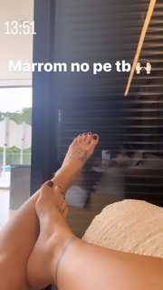 Virginia Fonseca feet photo thumbnail