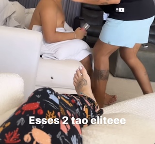 Virginia Fonseca feet photo thumbnail
