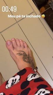Virginia Fonseca feet photo thumbnail