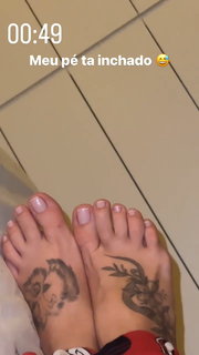 Virginia Fonseca feet photo thumbnail