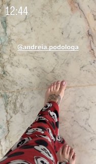 Virginia Fonseca feet photo thumbnail