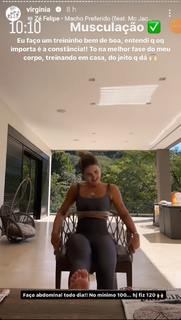 Virginia Fonseca feet photo thumbnail