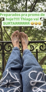 Virginia Fonseca feet photo thumbnail