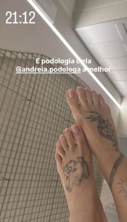 Virginia Fonseca feet photo thumbnail