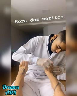 Virginia Fonseca feet photo thumbnail