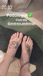 Virginia Fonseca feet photo thumbnail