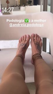 Virginia Fonseca feet photo thumbnail