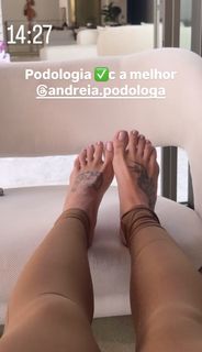 Virginia Fonseca feet photo thumbnail