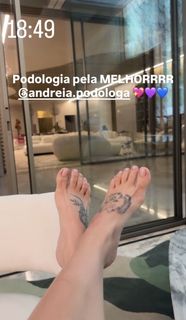 Virginia Fonseca feet photo thumbnail