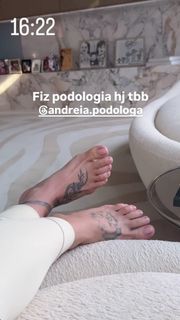 Virginia Fonseca feet photo thumbnail