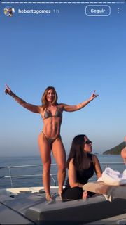 Virginia Fonseca feet photo thumbnail