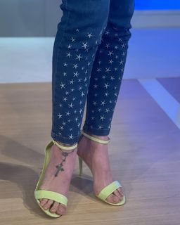 Virginia Gallardo feet photo 11