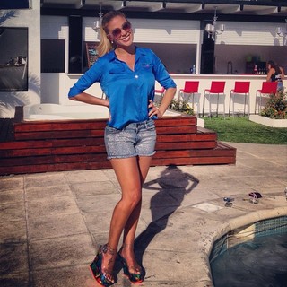 Virginia Gallardo feet photo 1