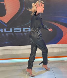 Virginia Gallardo feet photo 5