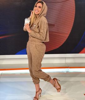 Virginia Gallardo feet photo 4