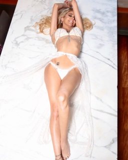 Virginia Gallardo feet photo 11