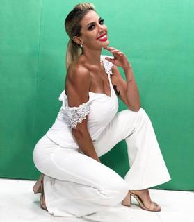 Virginia Gallardo feet photo 10