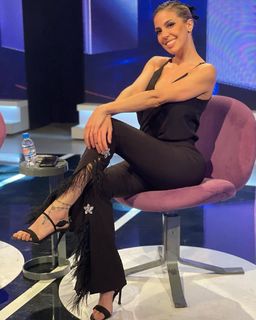 Virginia Gallardo feet photo 3