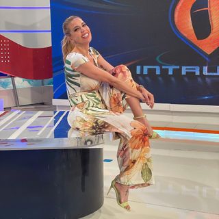 Virginia Gallardo feet photo 1