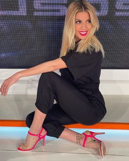 Virginia Gallardo feet photo 17