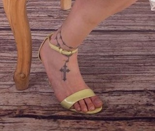 Virginia Gallardo feet photo 9