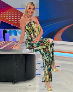 Virginia Gallardo feet photo 12
