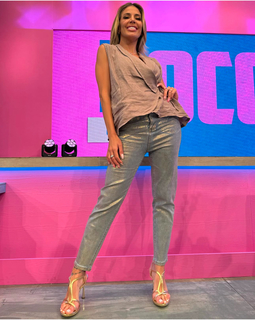 Virginia Gallardo feet photo 3