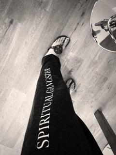 Virginia Gardner feet photo thumbnail