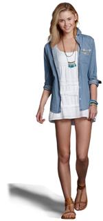 Virginia Gardner feet photo thumbnail