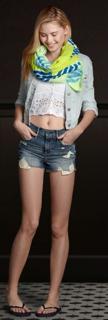 Virginia Gardner feet photo thumbnail