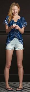Virginia Gardner feet photo thumbnail
