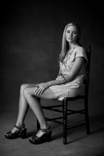 Virginia Gardner feet photo thumbnail