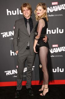 Virginia Gardner feet photo thumbnail