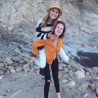 Virginia Gardner feet photo thumbnail