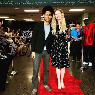 Virginia Gardner feet photo thumbnail