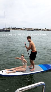 Virginia Gardner feet photo thumbnail