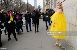 Virginia Gardner feet photo thumbnail