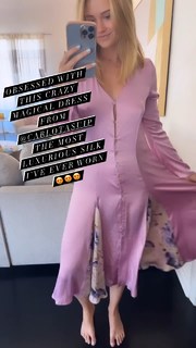 Virginia Gardner feet photo thumbnail