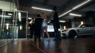 Virginia Gardner feet photo thumbnail