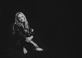 Virginia Gardner feet photo thumbnail