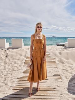 Virginia Gardner feet photo 6