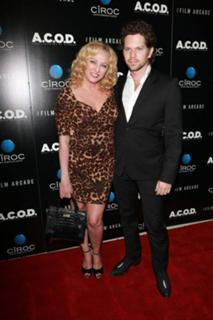 Virginia Madsen feet photo thumbnail
