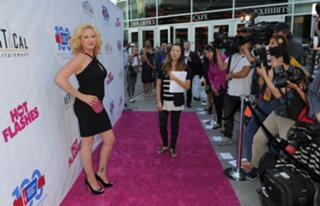 Virginia Madsen feet photo thumbnail