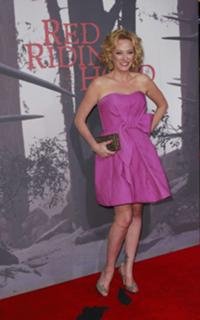 Virginia Madsen feet photo thumbnail