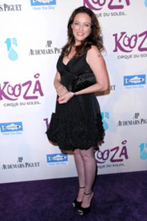 Virginia Madsen feet photo thumbnail