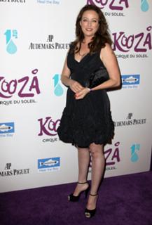 Virginia Madsen feet photo thumbnail
