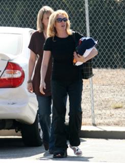Virginia Madsen feet photo thumbnail