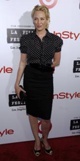 Virginia Madsen feet photo thumbnail