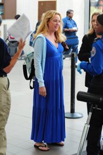 Virginia Madsen feet photo thumbnail
